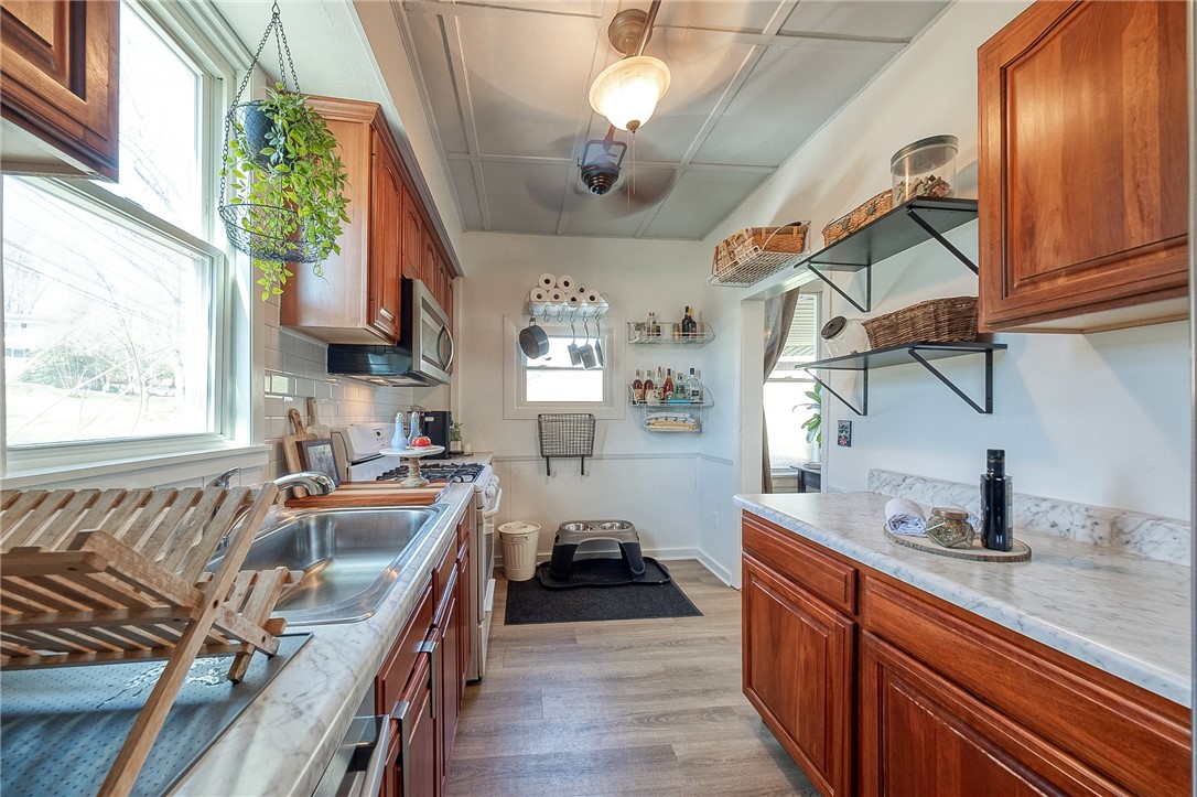 Mars Boro, Pennsylvania 16046, United States, 3 Bedrooms Bedrooms, ,1 BathroomBathrooms,Residential,Contingent,90925