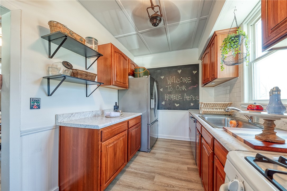 Mars Boro, Pennsylvania 16046, United States, 3 Bedrooms Bedrooms, ,1 BathroomBathrooms,Residential,Contingent,90925