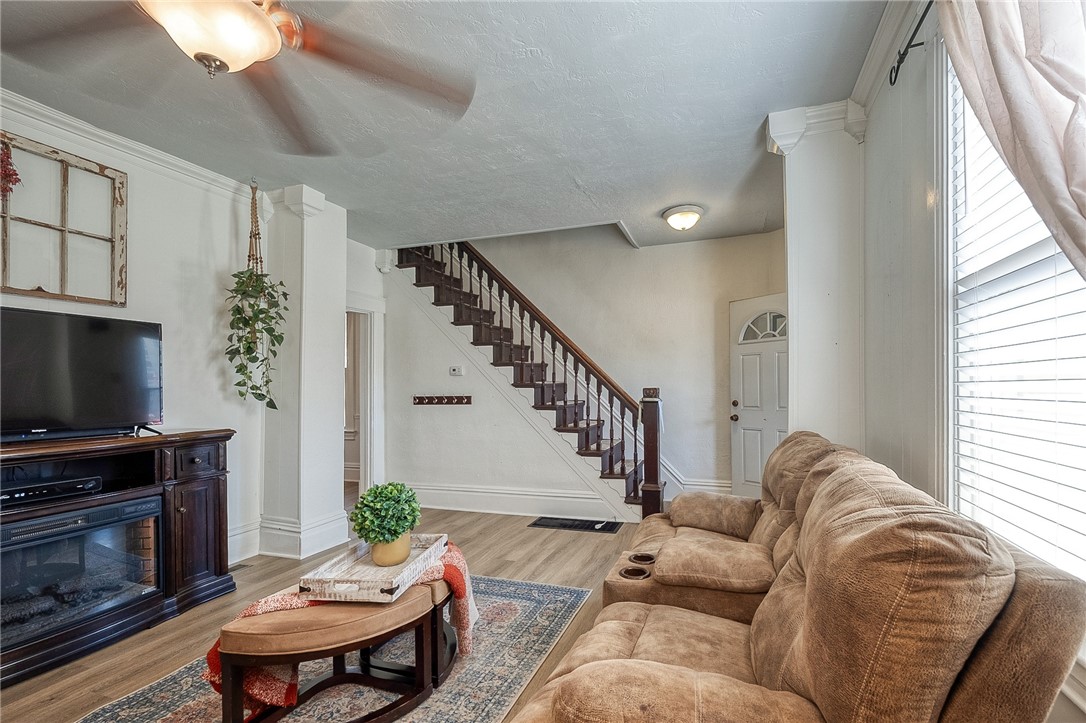 Mars Boro, Pennsylvania 16046, United States, 3 Bedrooms Bedrooms, ,1 BathroomBathrooms,Residential,Contingent,90925