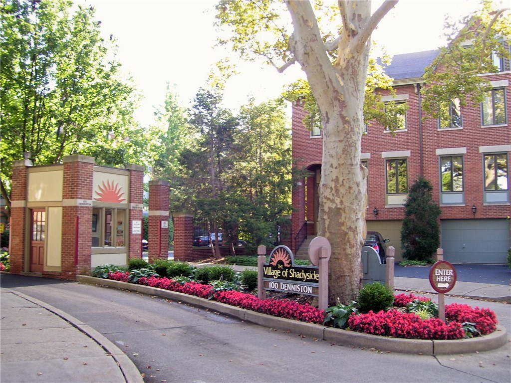 100 DENNISTON ST 53