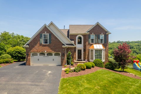 Photo of 1734 Queens Dr, South Park, PA 15129 (MLS # 1759316)