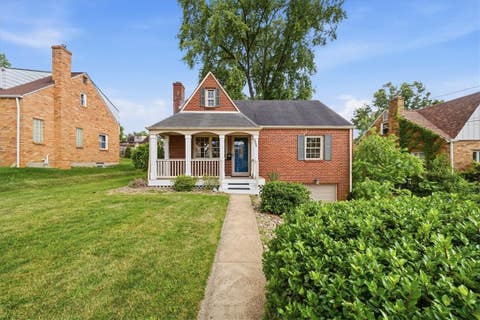 Photo of 1945 Bower Hill Rd, Pittsburgh, PA 15243 (MLS # 1760983)