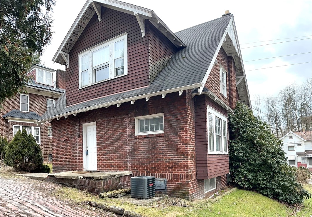 143 S Walnut St, Sharpsville, Pennsylvania image 2