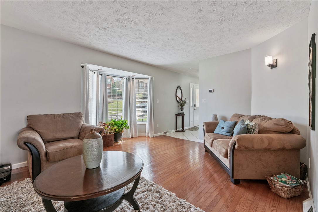 255 Mallard Dr Dr, Monroeville, Pennsylvania image 6