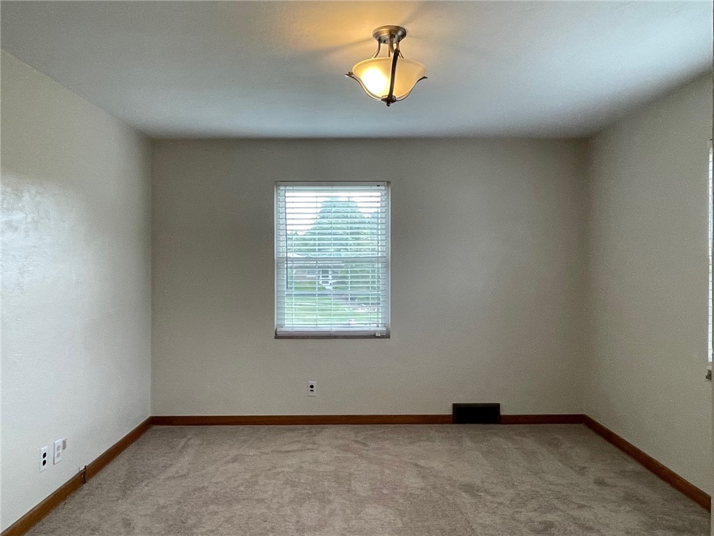 Level Green, Pennsylvania 15085, United States, 3 Bedrooms Bedrooms, ,2 BathroomsBathrooms,Residential,Active,206890