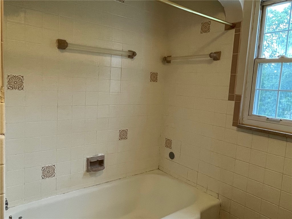 Level Green, Pennsylvania 15085, United States, 3 Bedrooms Bedrooms, ,2 BathroomsBathrooms,Residential,Active,206890