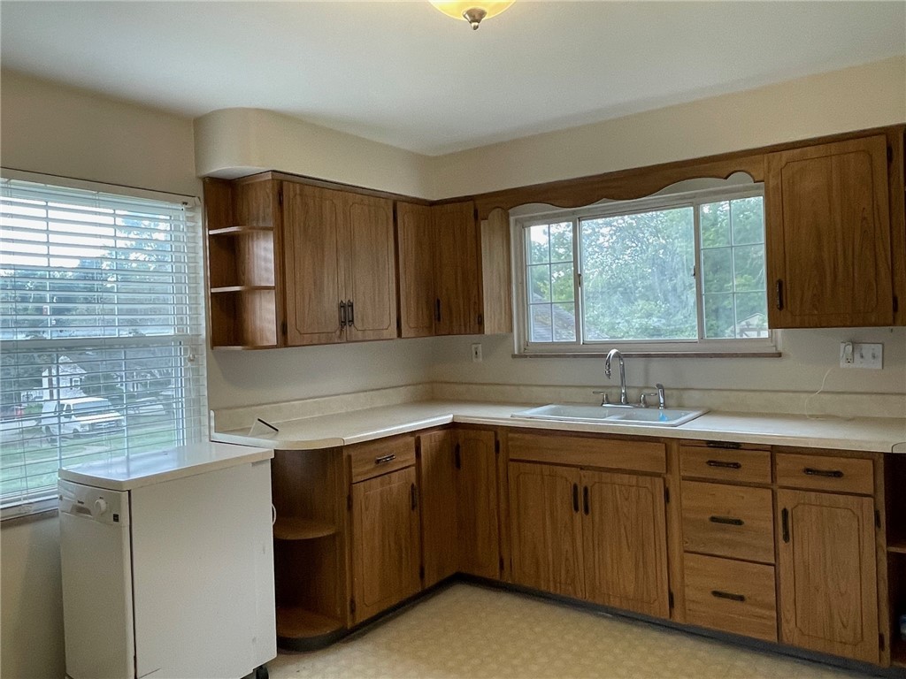 Level Green, Pennsylvania 15085, United States, 3 Bedrooms Bedrooms, ,2 BathroomsBathrooms,Residential,Active,206890