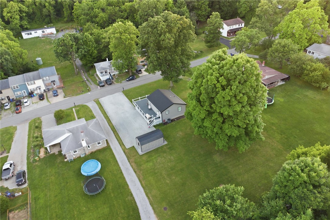 76 Meanor St