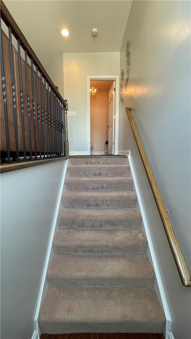 574 E Vanderbilt Dr
