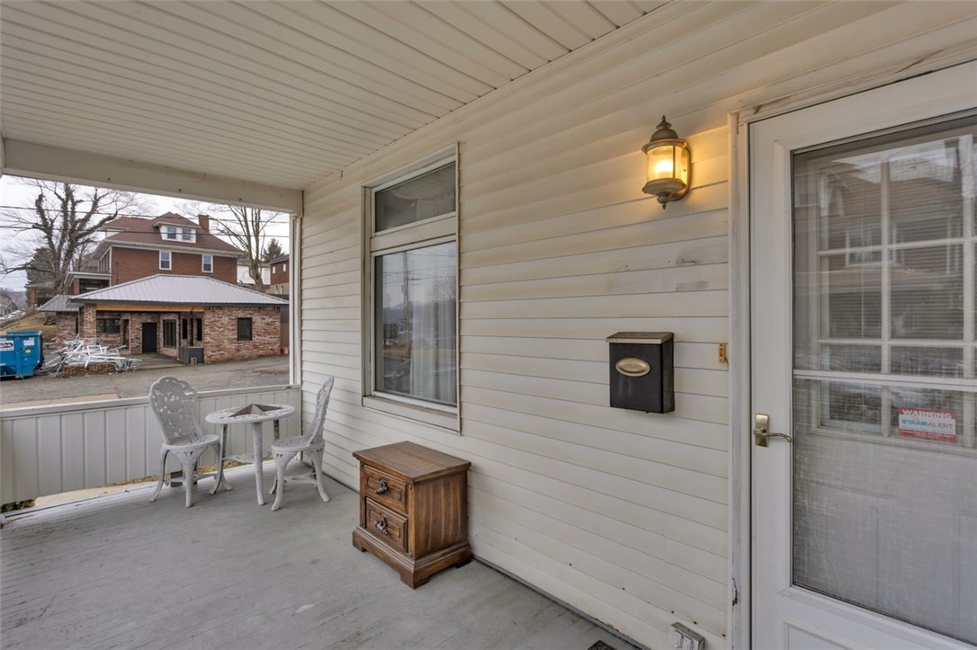 422 N 3rd St St, Jeannette, Pennsylvania image 2