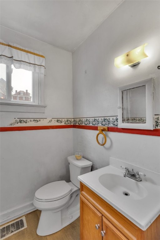 422 N 3rd St St, Jeannette, Pennsylvania image 13