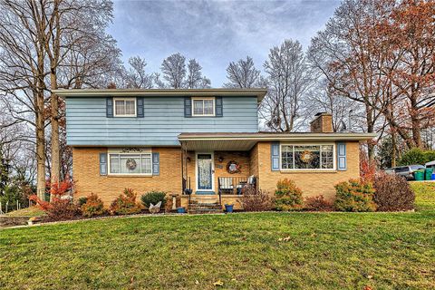 Photo of 1212 Mountain View Dr, Greensburg, PA 15601 (MLS # 1735995)