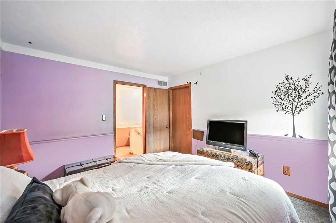 Cranberry Twp, Pennsylvania 16066, United States, 2 Bedrooms Bedrooms, ,2 BathroomsBathrooms,Residential,Pending,194937