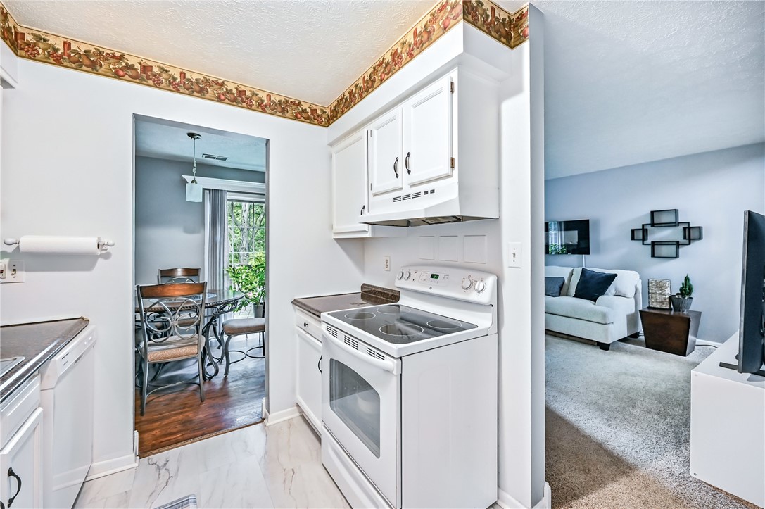 Cranberry Twp, Pennsylvania 16066, United States, 2 Bedrooms Bedrooms, ,2 BathroomsBathrooms,Residential,Pending,194937