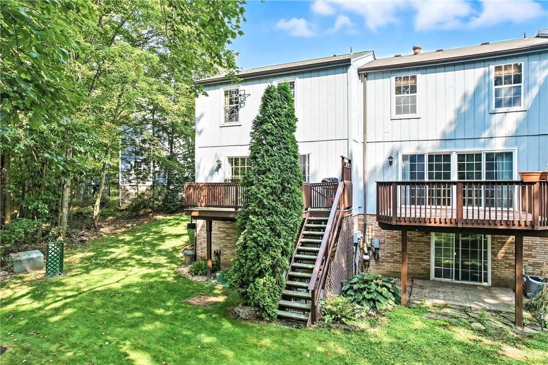 Cranberry Twp, Pennsylvania 16066, United States, 2 Bedrooms Bedrooms, ,2 BathroomsBathrooms,Residential,Pending,194937