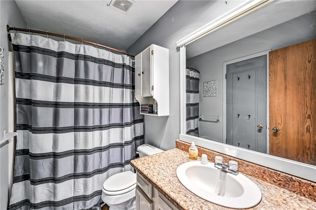 Cranberry Twp, Pennsylvania 16066, United States, 2 Bedrooms Bedrooms, ,2 BathroomsBathrooms,Residential,Pending,194937