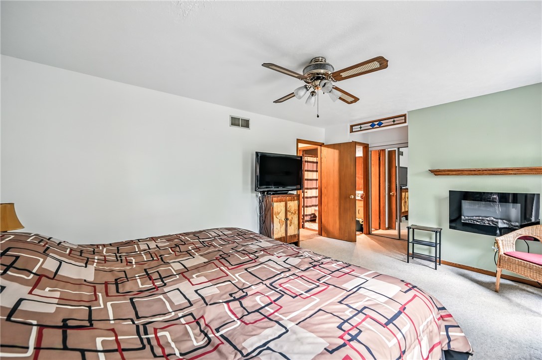 Cranberry Twp, Pennsylvania 16066, United States, 2 Bedrooms Bedrooms, ,2 BathroomsBathrooms,Residential,Pending,194937