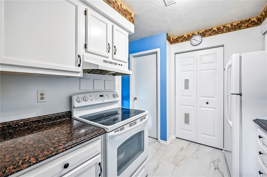 Cranberry Twp, Pennsylvania 16066, United States, 2 Bedrooms Bedrooms, ,2 BathroomsBathrooms,Residential,Pending,194937