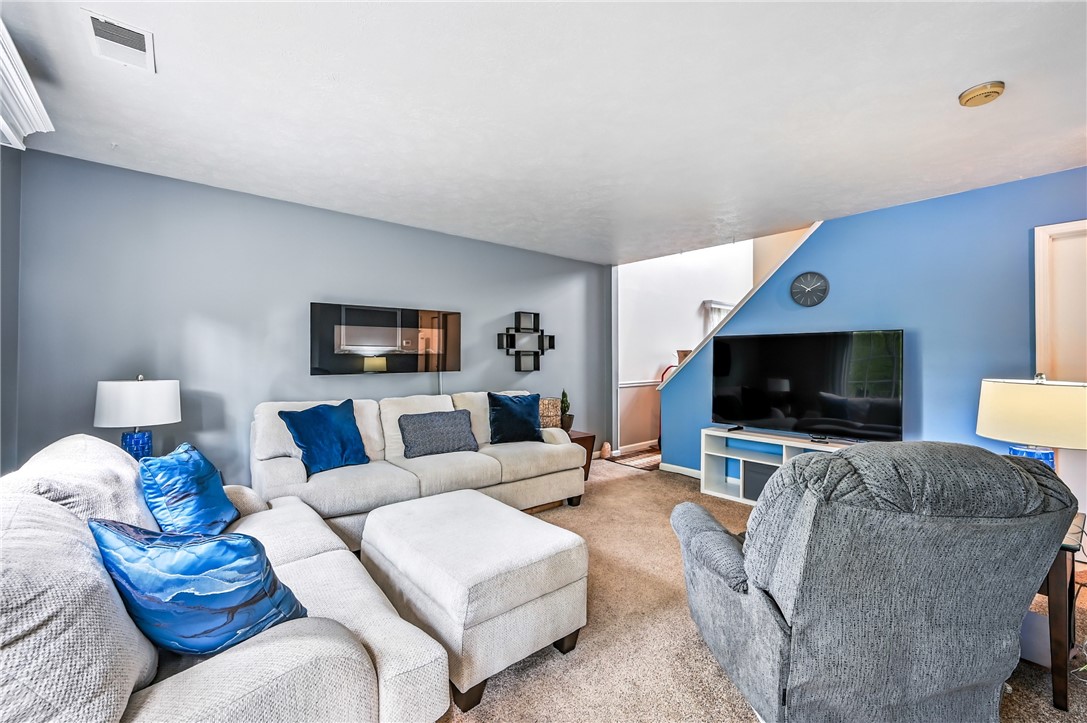 Cranberry Twp, Pennsylvania 16066, United States, 2 Bedrooms Bedrooms, ,2 BathroomsBathrooms,Residential,Pending,194937