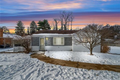 Photo of 4940 Gardenville Rd, Pittsburgh, PA 15236 (MLS # 1736174)