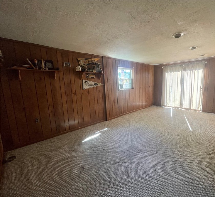 Ross Twp, Pennsylvania 15237, United States, 3 Bedrooms Bedrooms, ,2 BathroomsBathrooms,Residential,Active,225316