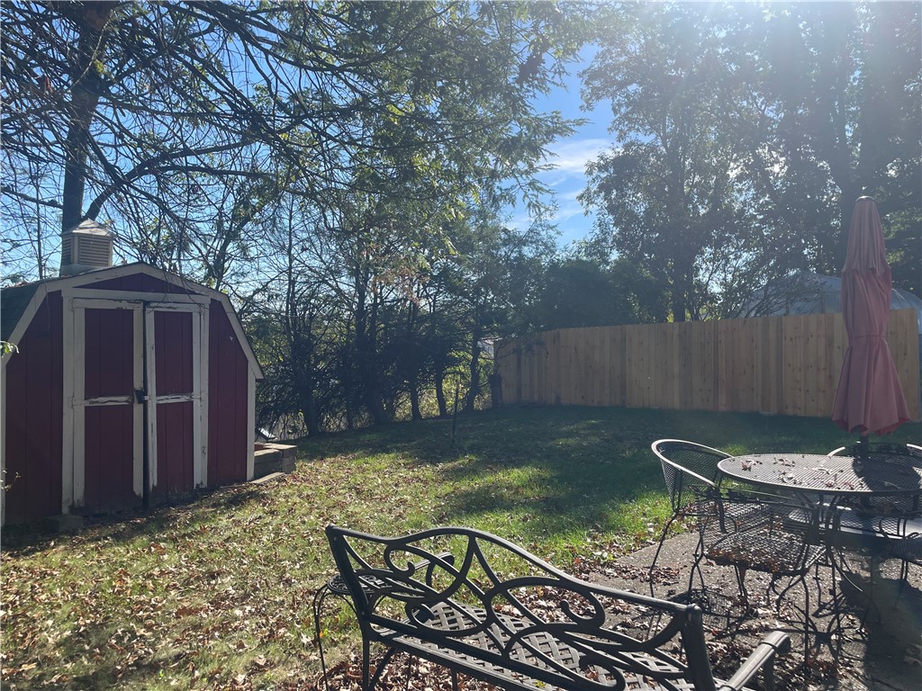 Ross Twp, Pennsylvania 15237, United States, 3 Bedrooms Bedrooms, ,2 BathroomsBathrooms,Residential,Active,225316