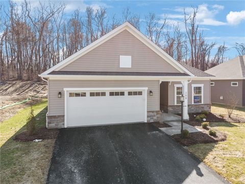 Homes For Sale - 208 Walton Circle Cir<br/> Aliquippa, PA 15001