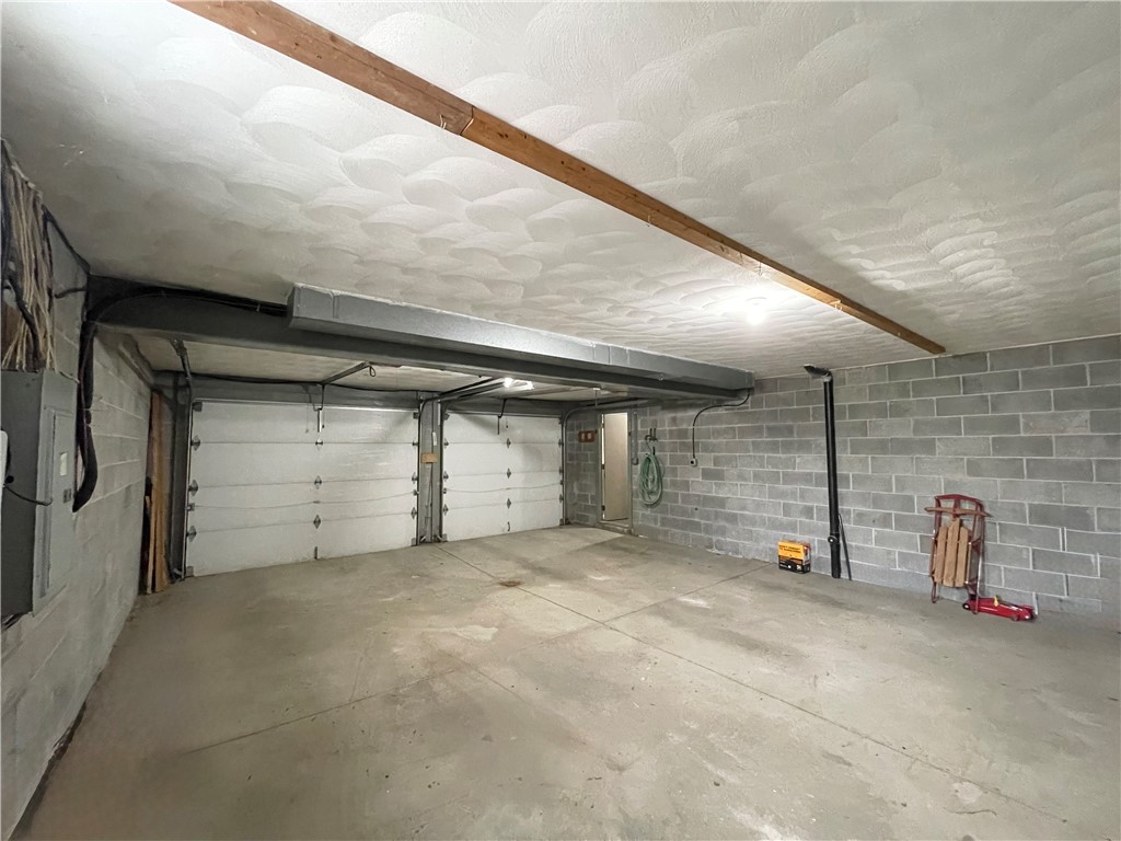 Plum Boro, Pennsylvania 15239, United States, 3 Bedrooms Bedrooms, ,3 BathroomsBathrooms,Residential,Pending,205225