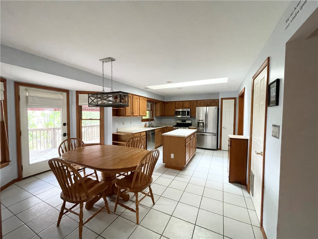 Plum Boro, Pennsylvania 15239, United States, 3 Bedrooms Bedrooms, ,3 BathroomsBathrooms,Residential,Pending,205225