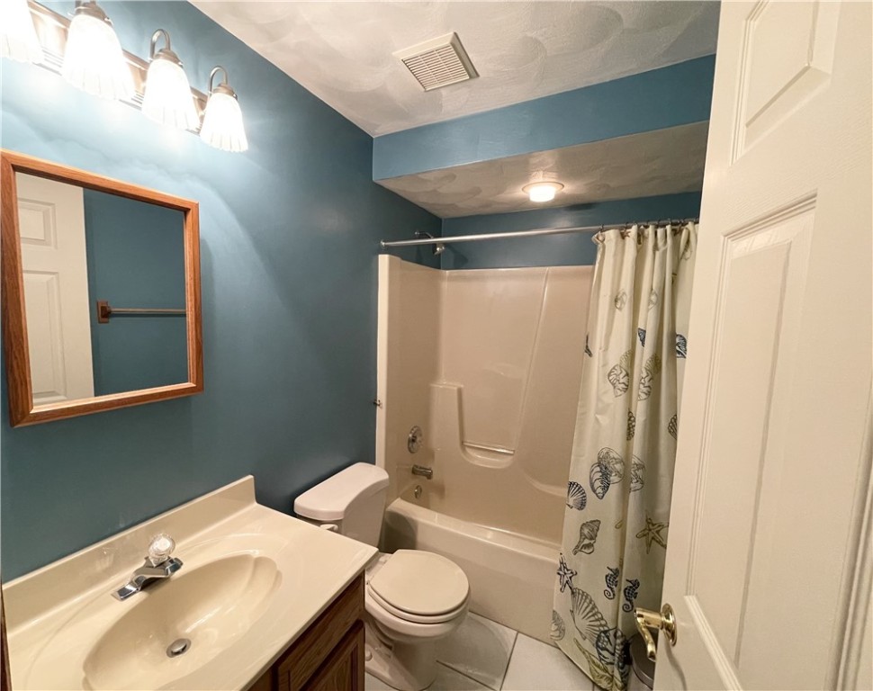 Plum Boro, Pennsylvania 15239, United States, 3 Bedrooms Bedrooms, ,3 BathroomsBathrooms,Residential,Pending,205225