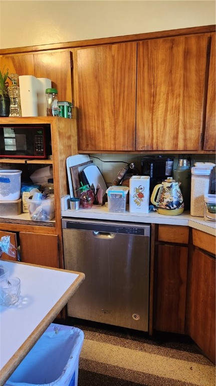 Findley Twp, Pennsylvania 16137, United States, 5 Bedrooms Bedrooms, ,2 BathroomsBathrooms,Residential,Pending,226263