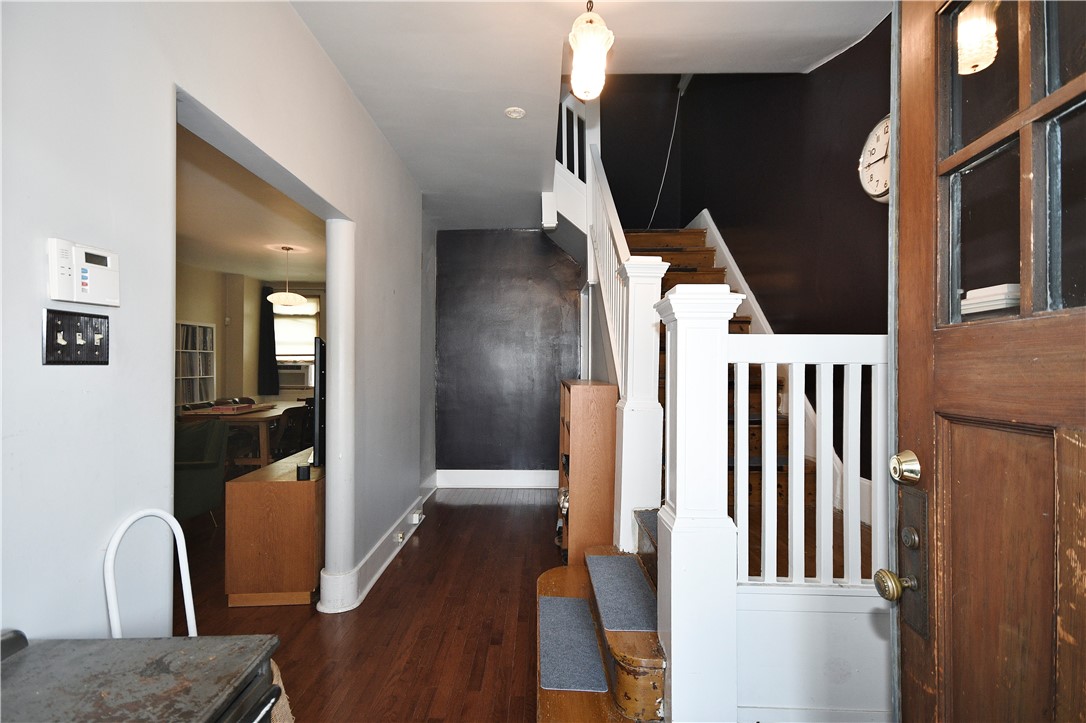 239 Gross St