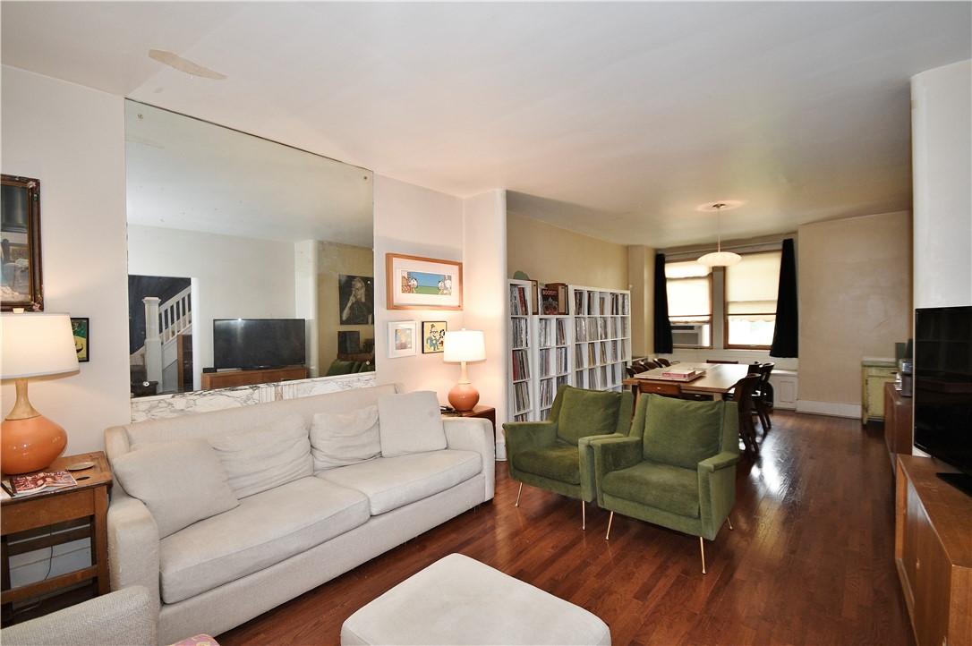 239 Gross St