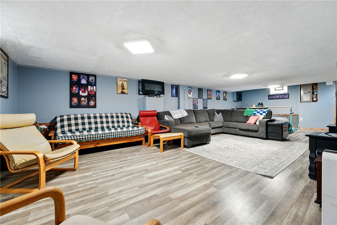 856 Spencer Ave Ave, Sharon, Pennsylvania image 9