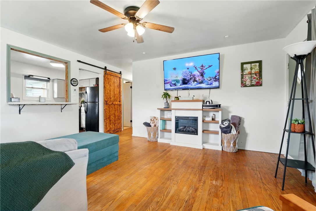 856 Spencer Ave Ave, Sharon, Pennsylvania image 2