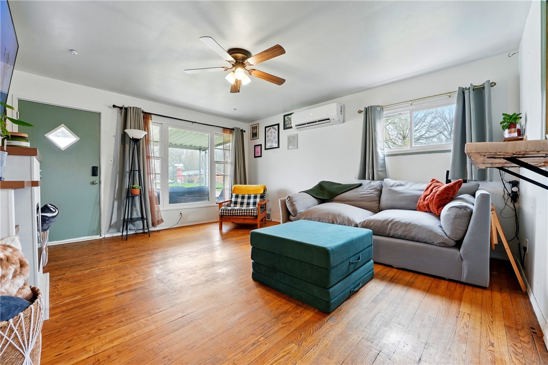 856 Spencer Ave Ave, Sharon, Pennsylvania image 3