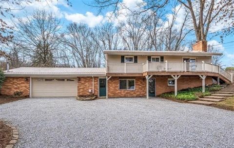 Photo of 679 Latonka Dr, Mercer, PA 16137 (MLS # 1744818)