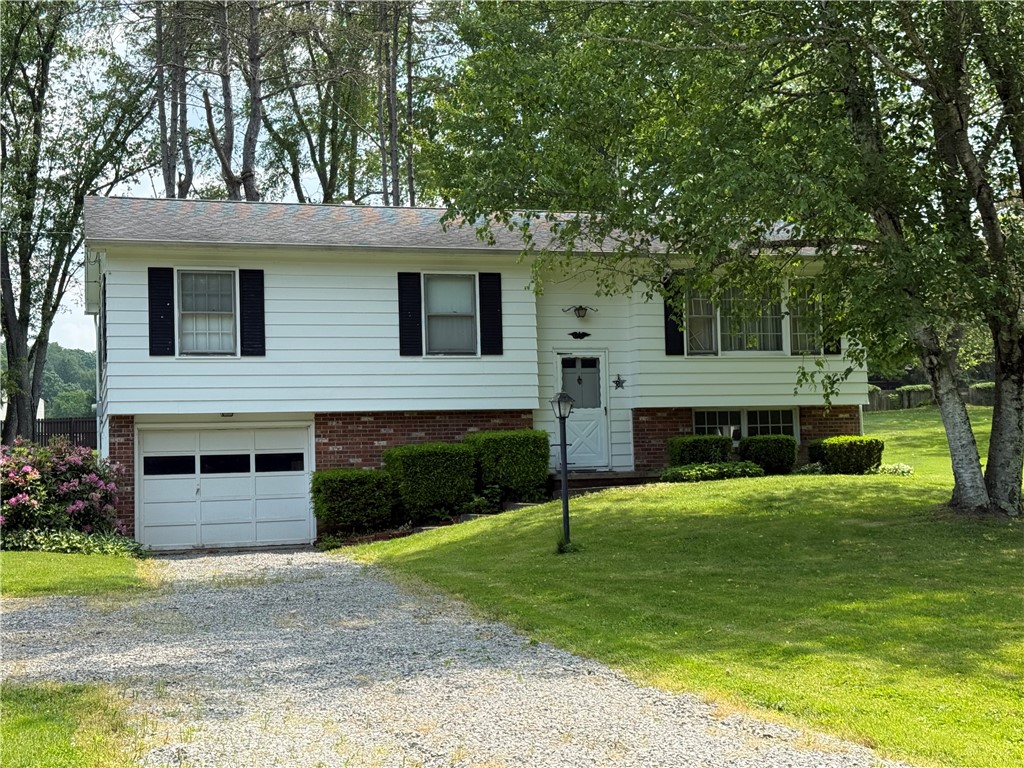 Hempfield Twp - Mer, Pennsylvania 16125, United States, 3 Bedrooms Bedrooms, ,2 BathroomsBathrooms,Residential,Contingent,148111
