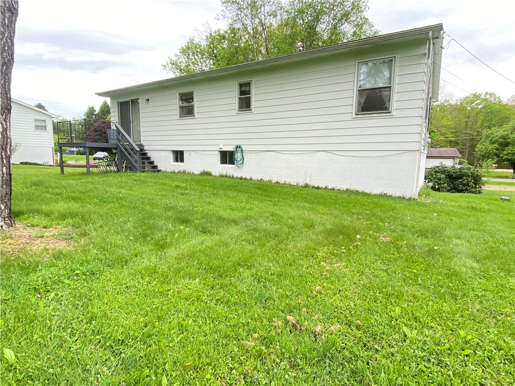 Hempfield Twp - Mer, Pennsylvania 16125, United States, 3 Bedrooms Bedrooms, ,2 BathroomsBathrooms,Residential,Contingent,148111