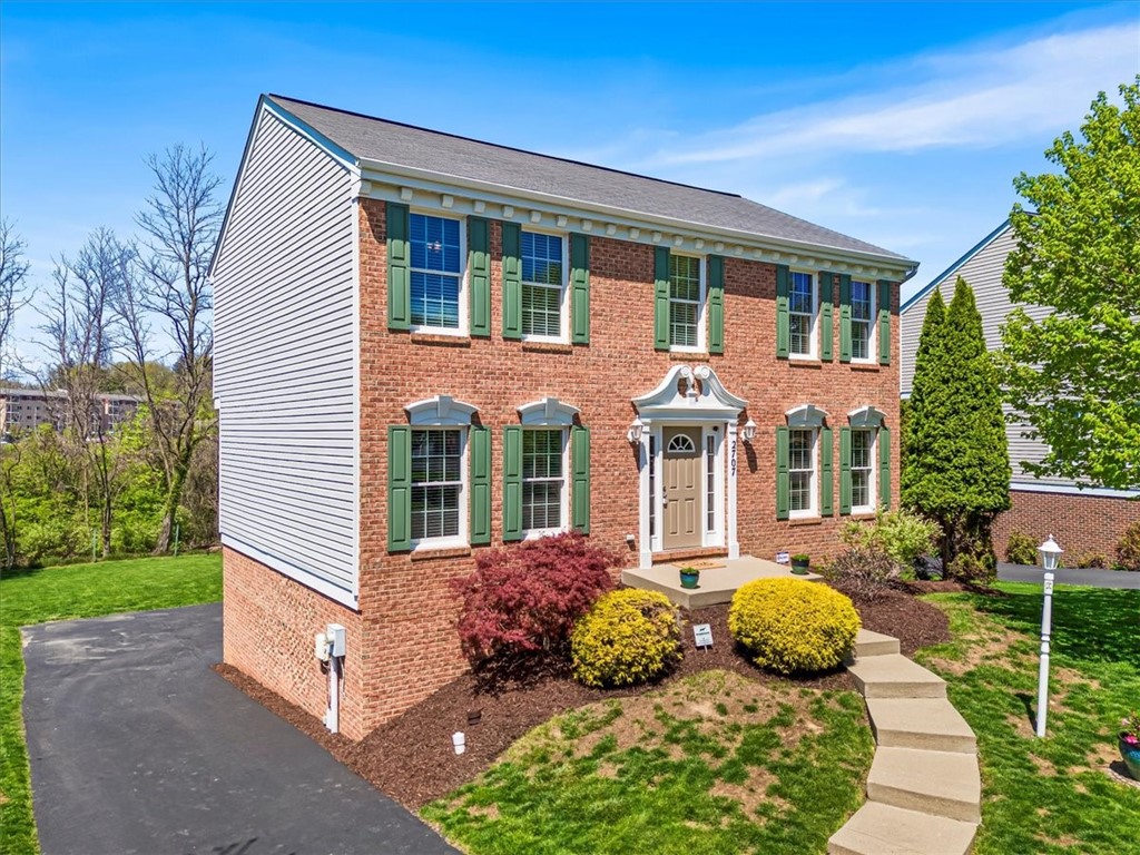2707 Country Club Drive