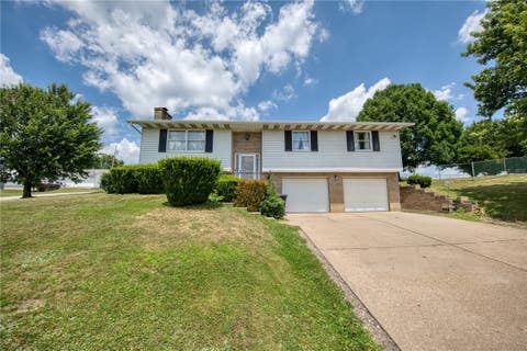Photo of 716 Monroe Ave, Brownsville, PA 15417 (MLS # 1763164)