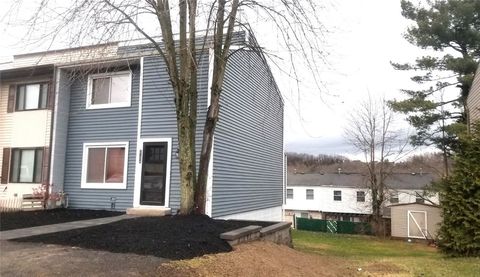 Photo of 3134 Camberly Dr, Gibsonia, PA 15044 (MLS # 1734968)
