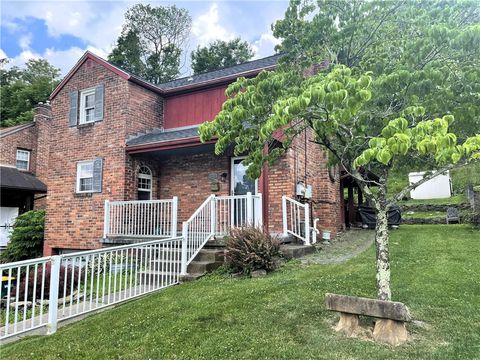 Photo of 852 Middle Rd, Pittsburgh, PA 15234 (MLS # 1760228)