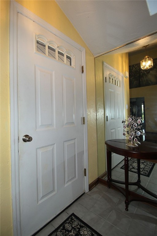 Photo 4 of 30 of 100 Victoria Court condo