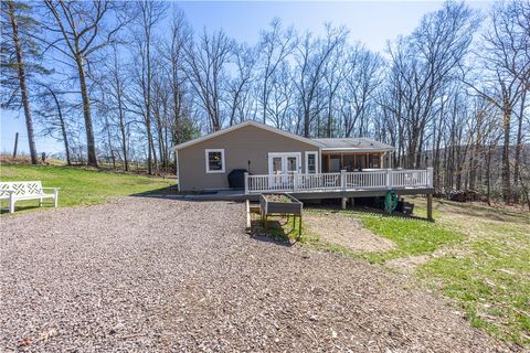 Photo of 341 Taylor Rd, Confluence, PA 15424 (MLS # 1747868)