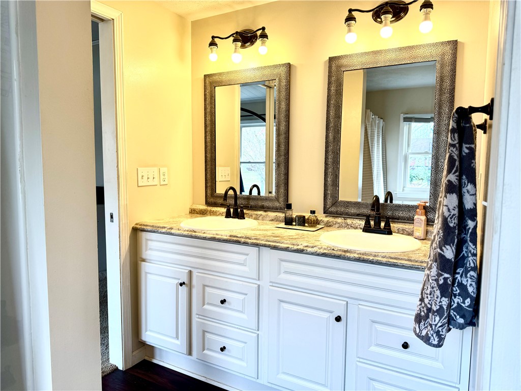 Twp Of But SW, Pennsylvania 16053, United States, 3 Bedrooms Bedrooms, ,4 BathroomsBathrooms,Residential,Contingent,253348