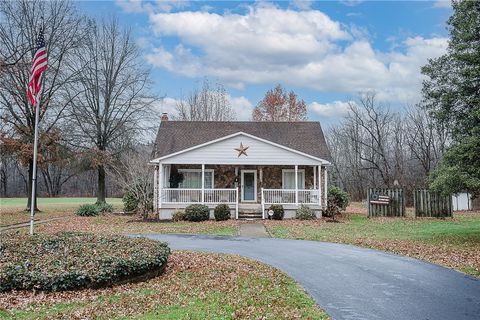 Photo of 2442 State Route 156, Shelocta, PA 15774 (MLS # 1731691)