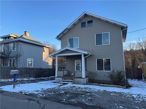 Photo of 637 Memorial Dr, New Kensington, PA 15068 (MLS # 1732792)