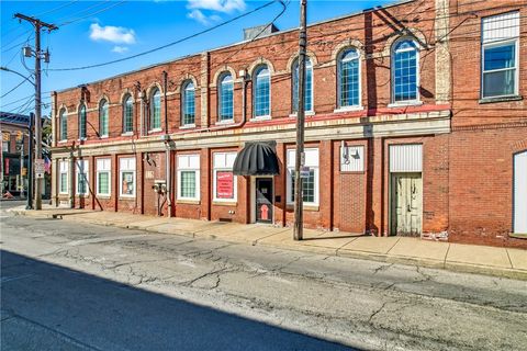 Photo of 123 E State St #A, Sharon, PA 16146 (MLS # 1724720)