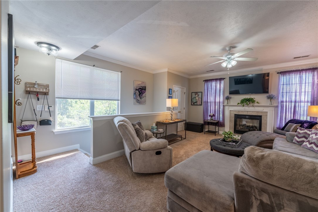 219 Adams Pointe Blvd 9